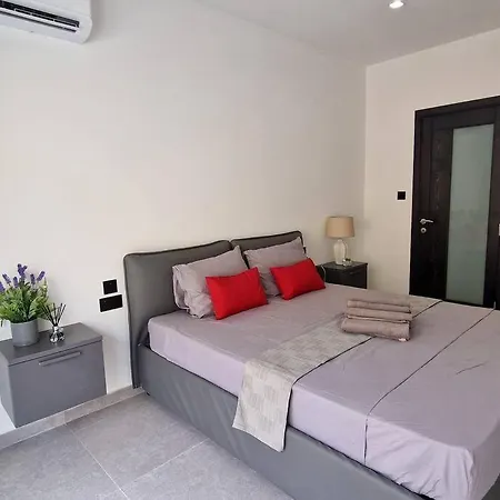 Luxury At Barbara Properties -brand New خليج سانت بول