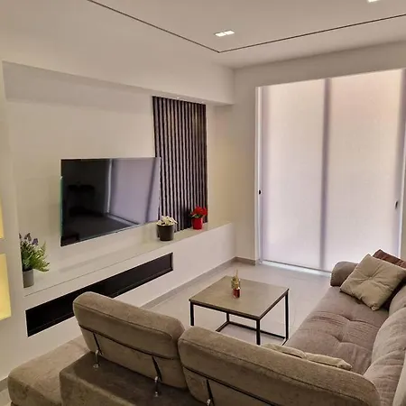 شقة Luxury At Barbara Properties -brand New *