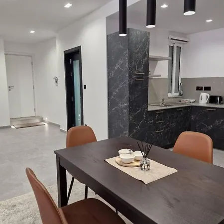 شقة Luxury At Barbara Properties -brand New *