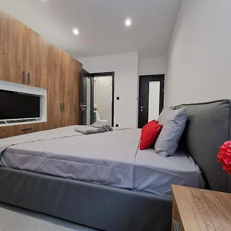 Luxury At Barbara Properties -brand New