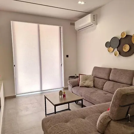 Luxury At Barbara Properties -brand New *